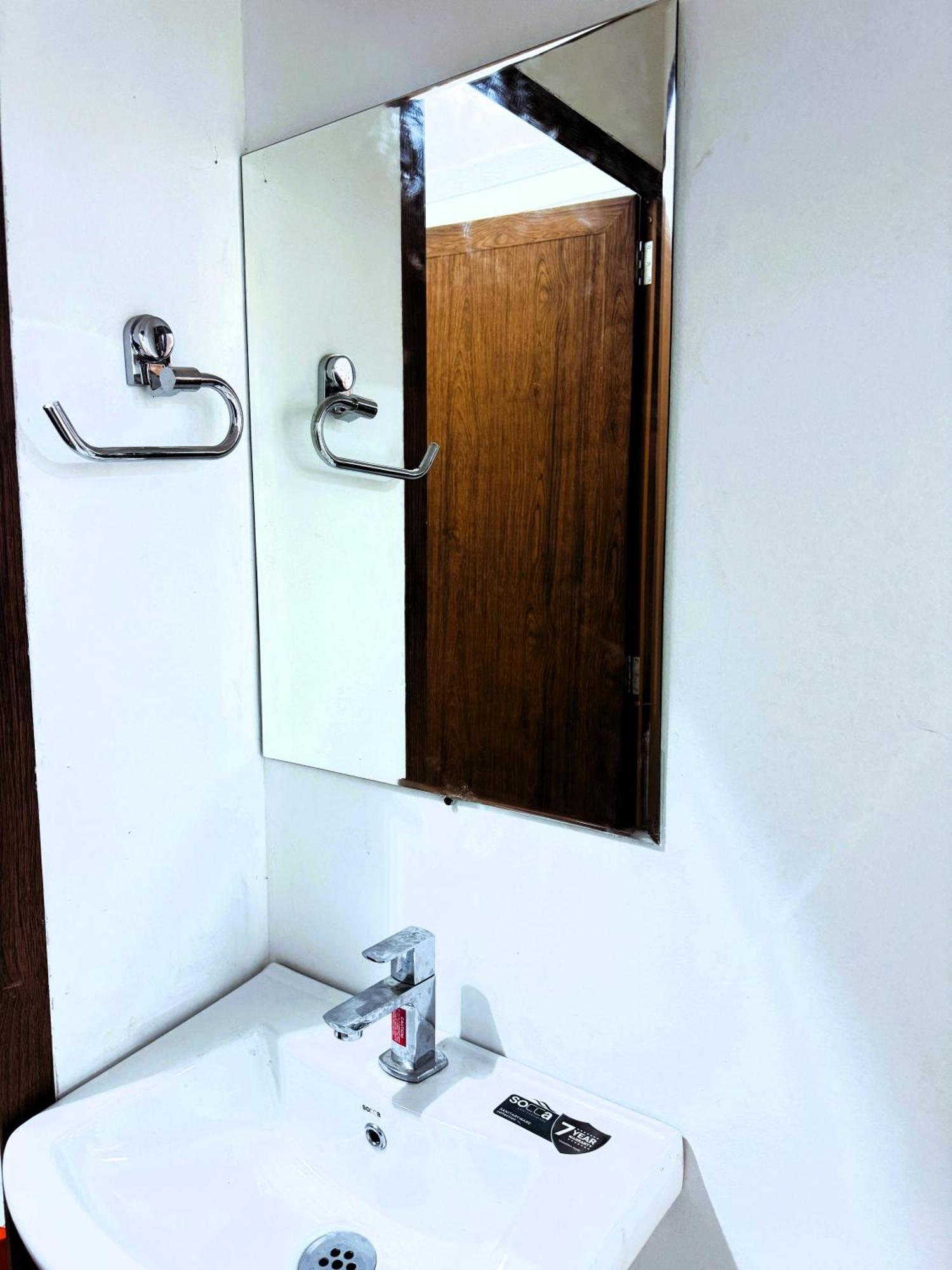 Vcs Apartments Parassinikadavu Parassinikkadavu Kültér fotó