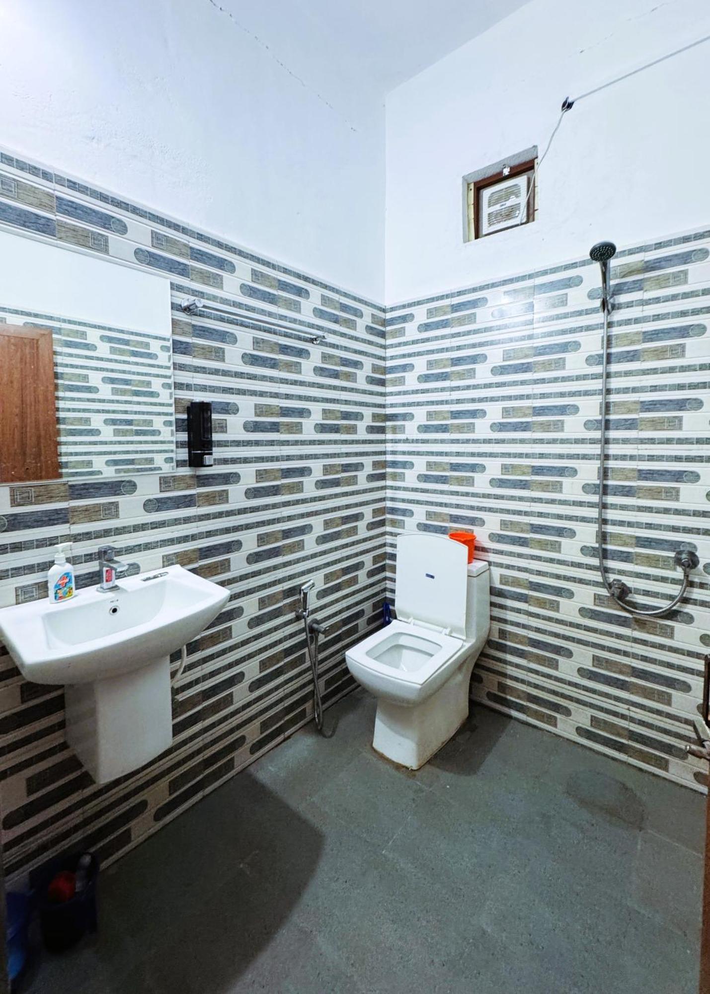 Vcs Apartments Parassinikadavu Parassinikkadavu Kültér fotó